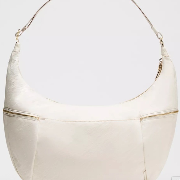 Large Slouchy Sling Bag 13L Metal Hardware - Picture 3 of 5